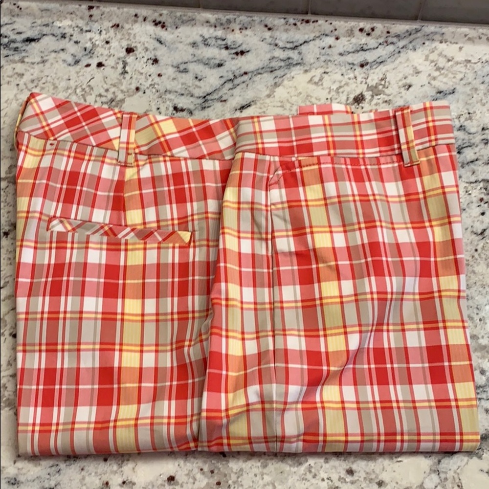 NWOT Liz Claiborne Shorts Size 16